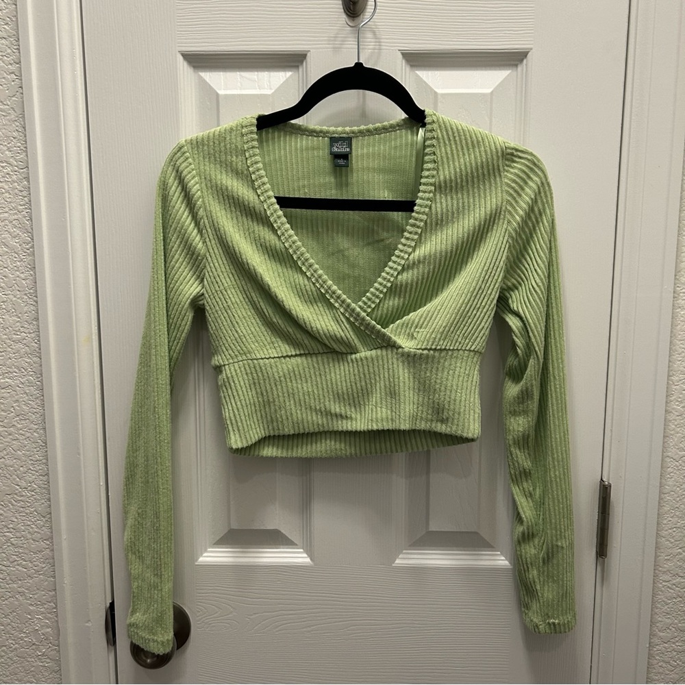 Wild Fable cropped long sleeve tee size S